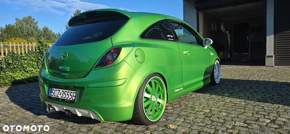 Opel Corsa 1.4 16V Cosmo - 4