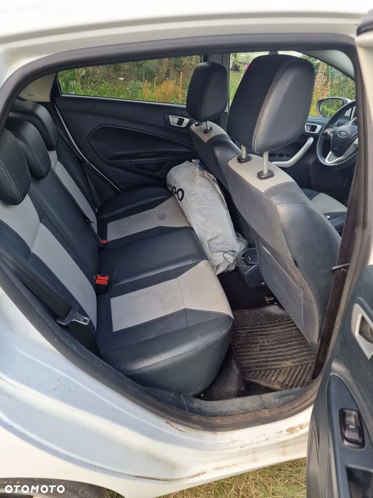 Ford Fiesta - 26