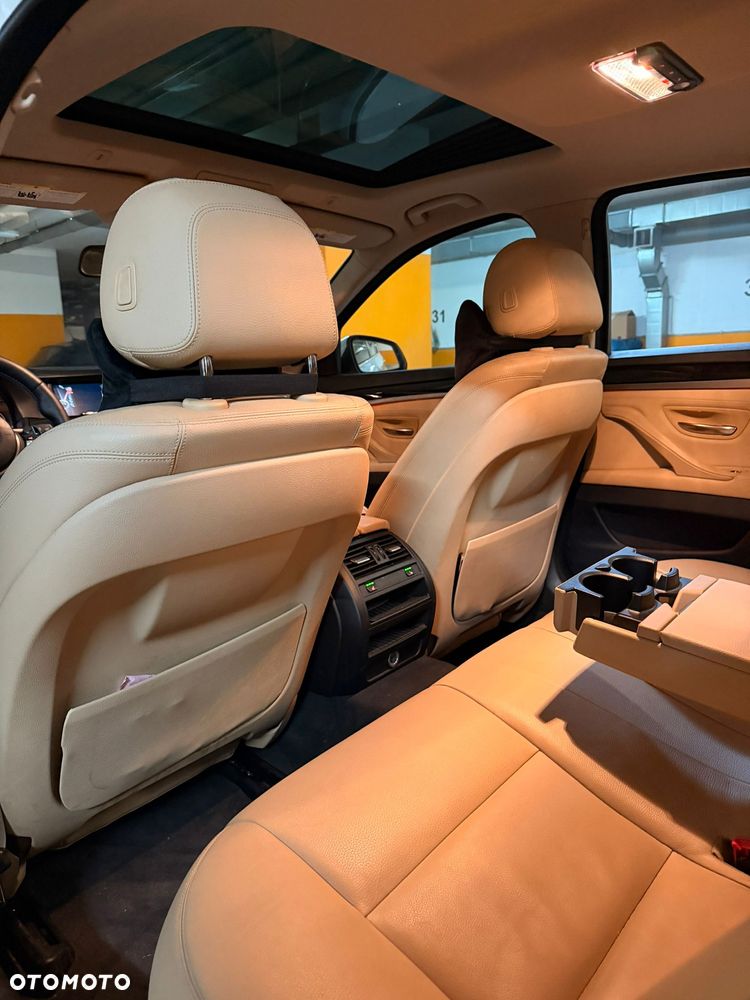 BMW Seria 5 528i xDrive - 8