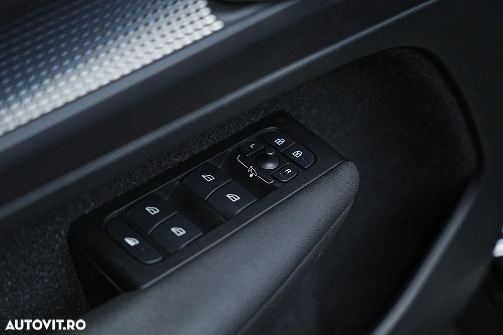 Volvo XC 40 P8 AWD Recharge RDesign - 28