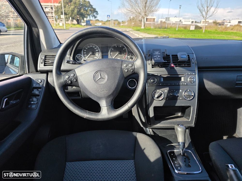 Mercedes-Benz A 150 Classic Automatic - 10