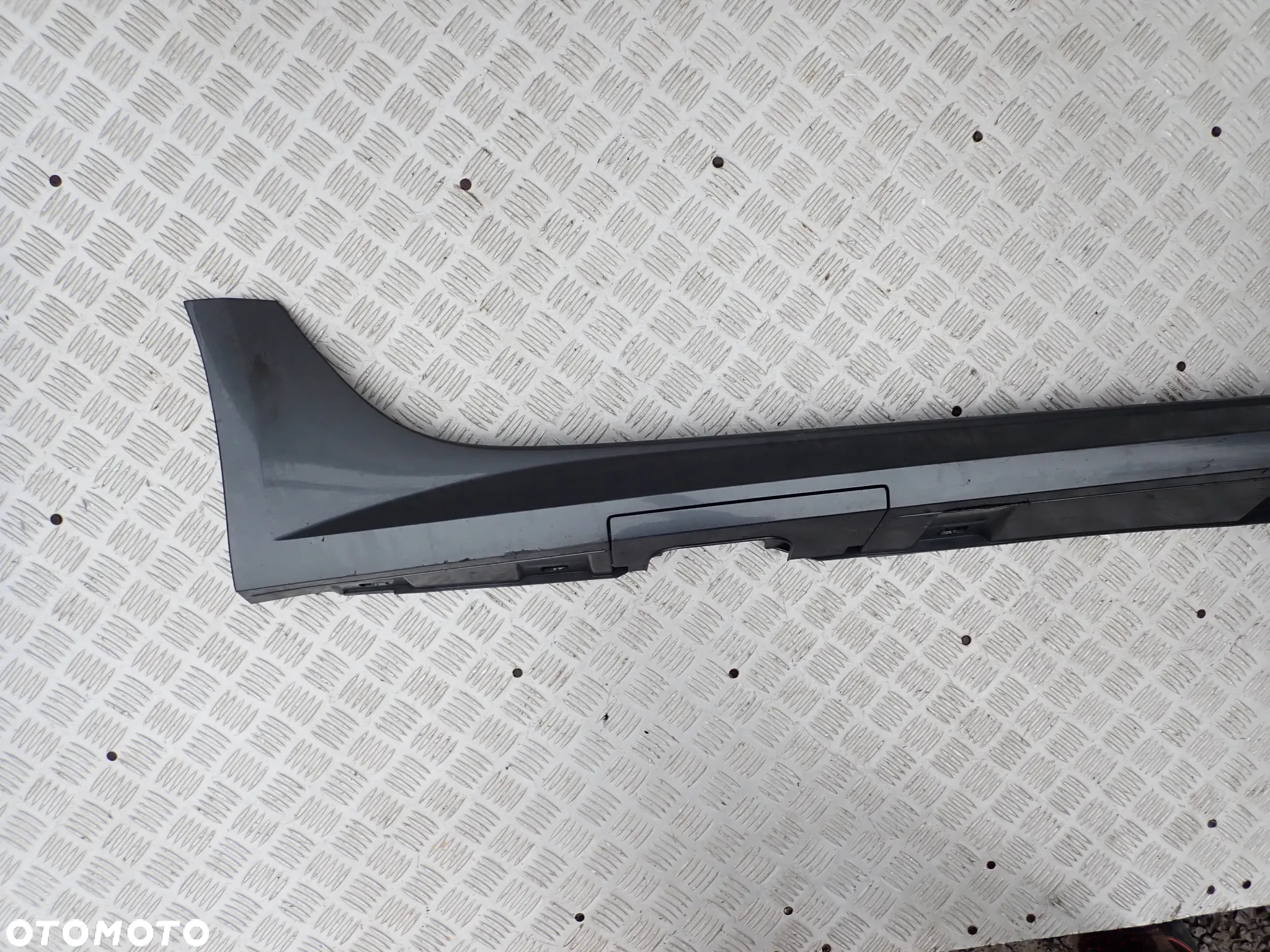 PRÓG LISTWA PROGOWA  PRAWA AUDI A7 4G  4G0853860H - 4