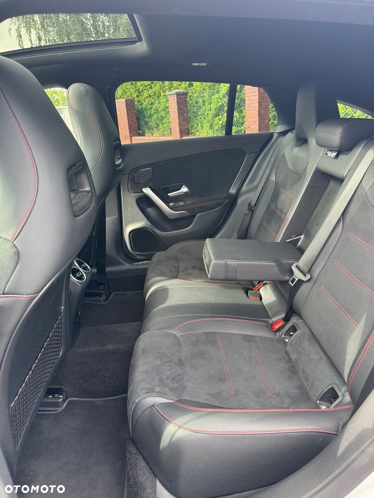 Mercedes-Benz CLA 200 7G-DCT AMG Line Advanced Plus - 12
