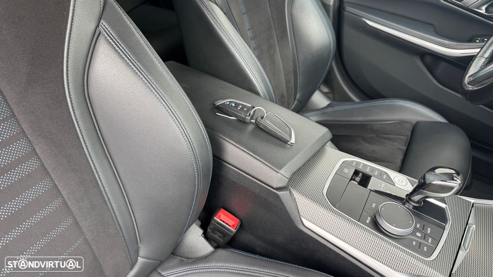 BMW 320 e Pack Desportivo M Auto - 36