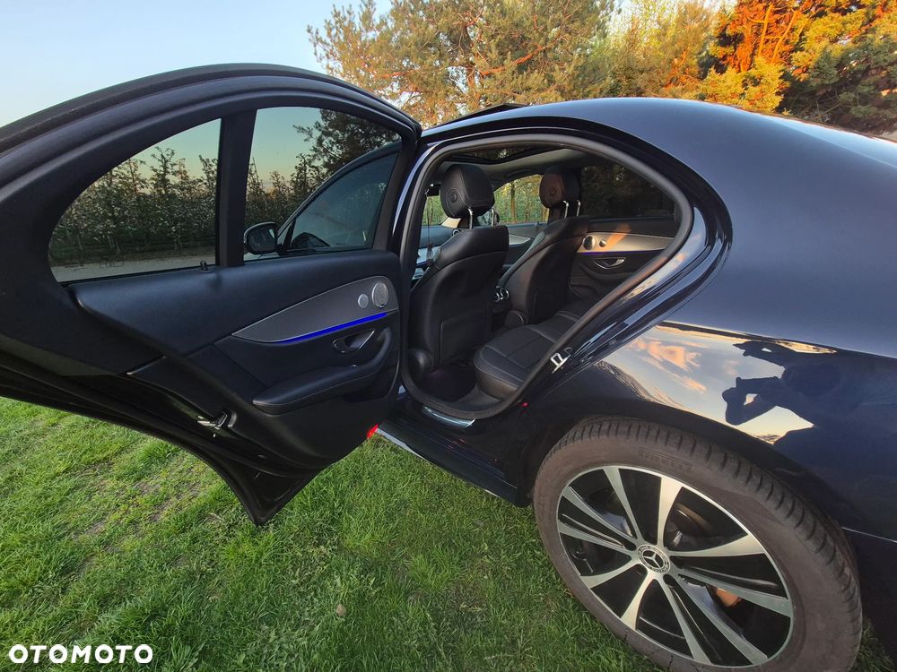 Mercedes-Benz Klasa E 220 d Business Edition 9G-TRONIC - 27