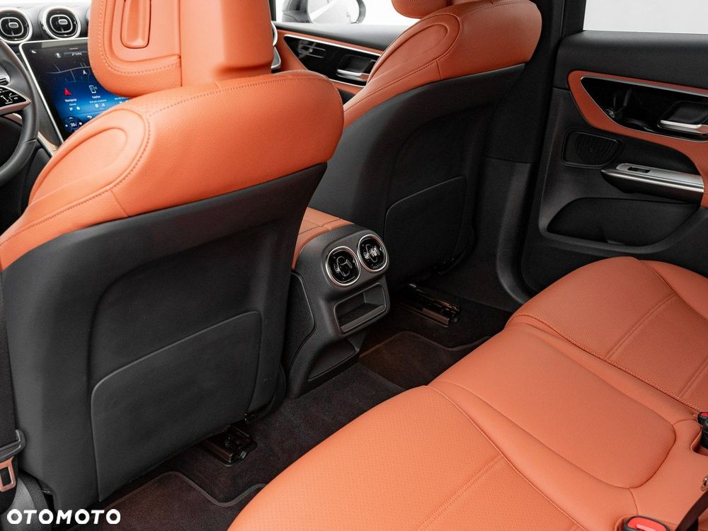 Mercedes-Benz GLC - 21