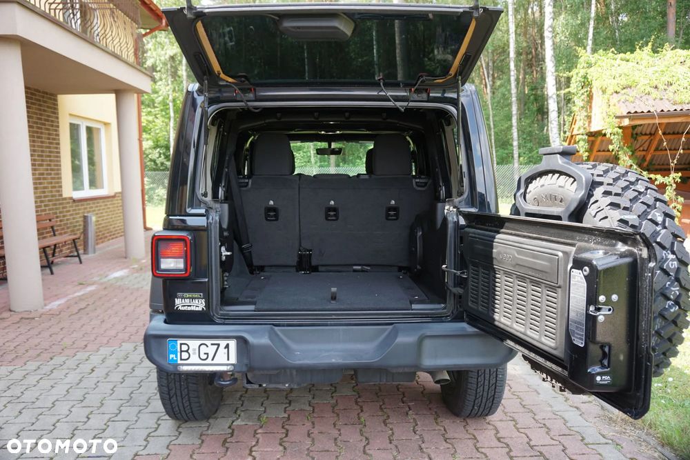 Jeep Wrangler - 12