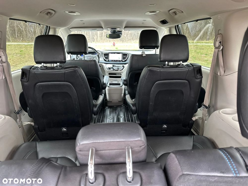 Chrysler Pacifica - 15