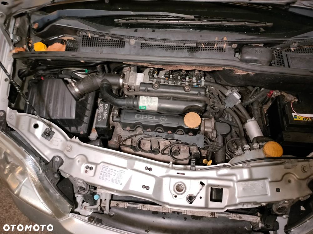 Opel Meriva 1.6 Cosmo - 11