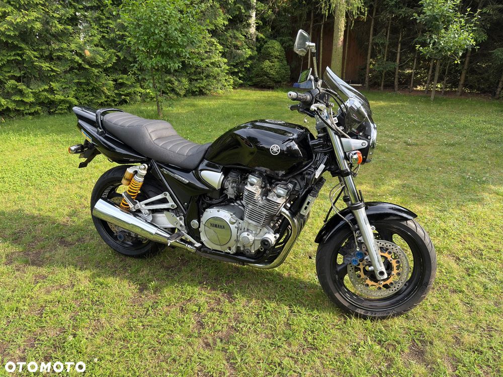 Yamaha XJR - 3