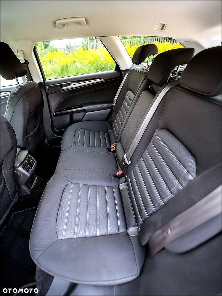 Ford Mondeo - 37