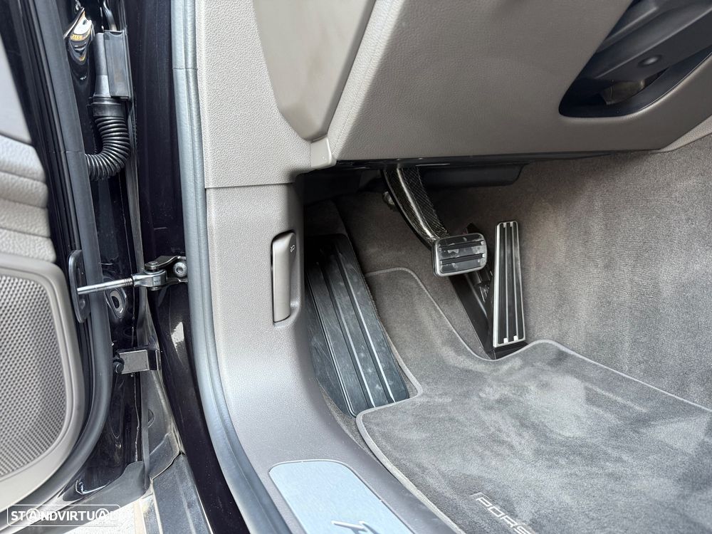 Porsche Panamera 4 E-Hybrid Executive - 25