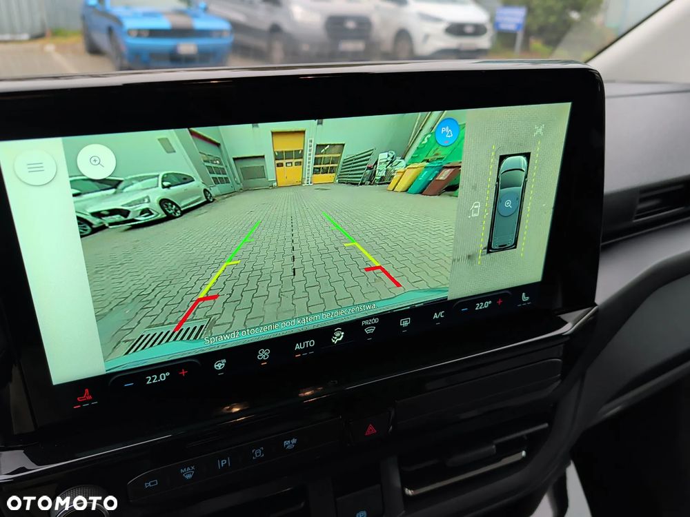 Ford Tourneo Custom - 24