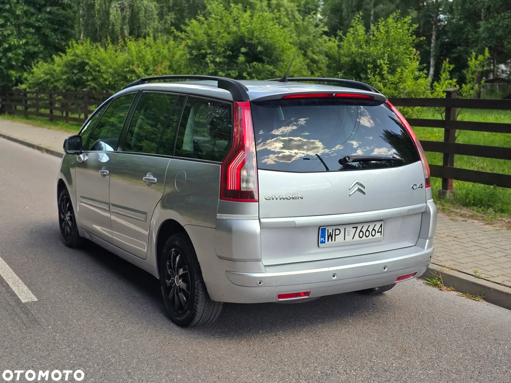 Citroën C4 Grand Picasso 1.8 16V Confort - 16