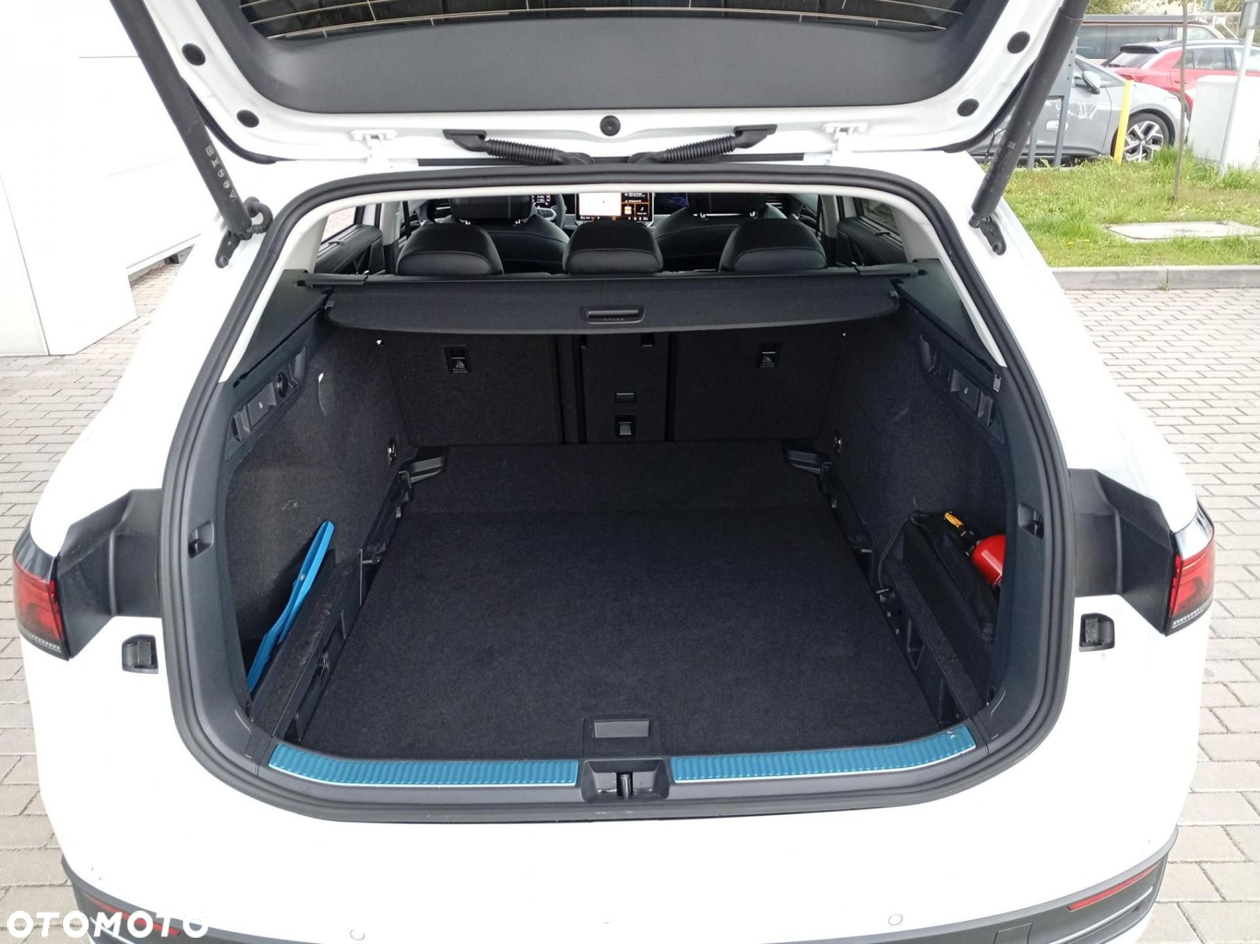 Volkswagen Passat - 12