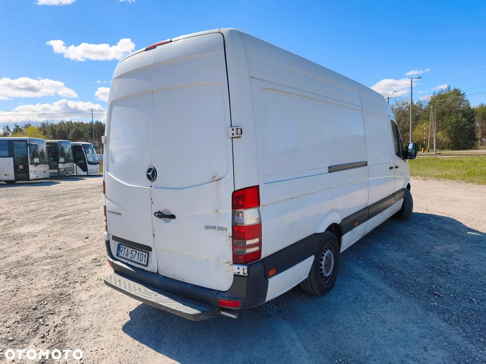 Mercedes-Benz Sprinter - 12