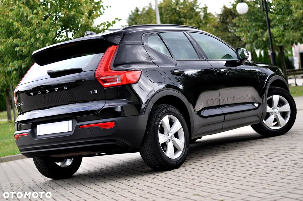 Volvo XC 40 T2 Momentum Pro - 4