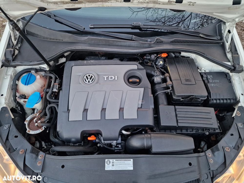 Volkswagen Golf 1.6 TDI BlueMotion Technology Trendline - 12
