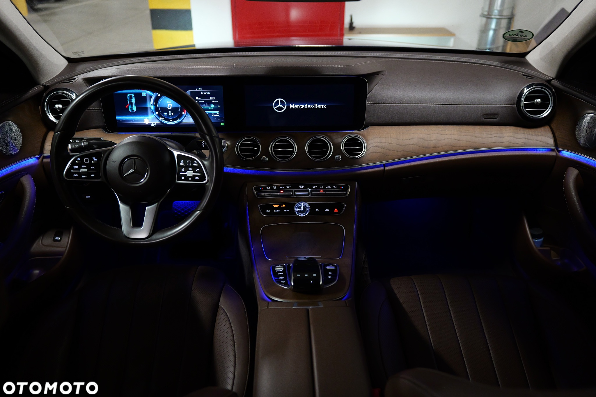 Mercedes-Benz Klasa E 220 d 4-Matic 9G-TRONIC - 14