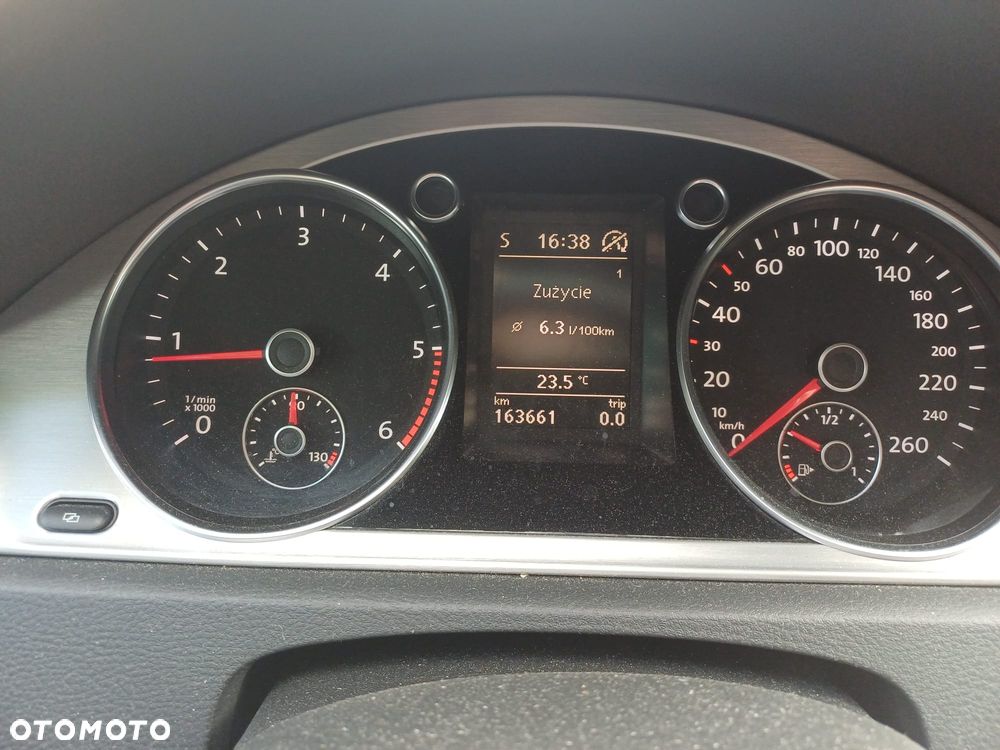 Volkswagen Passat 2.0 TDI 4Mot Highline DSG - 11