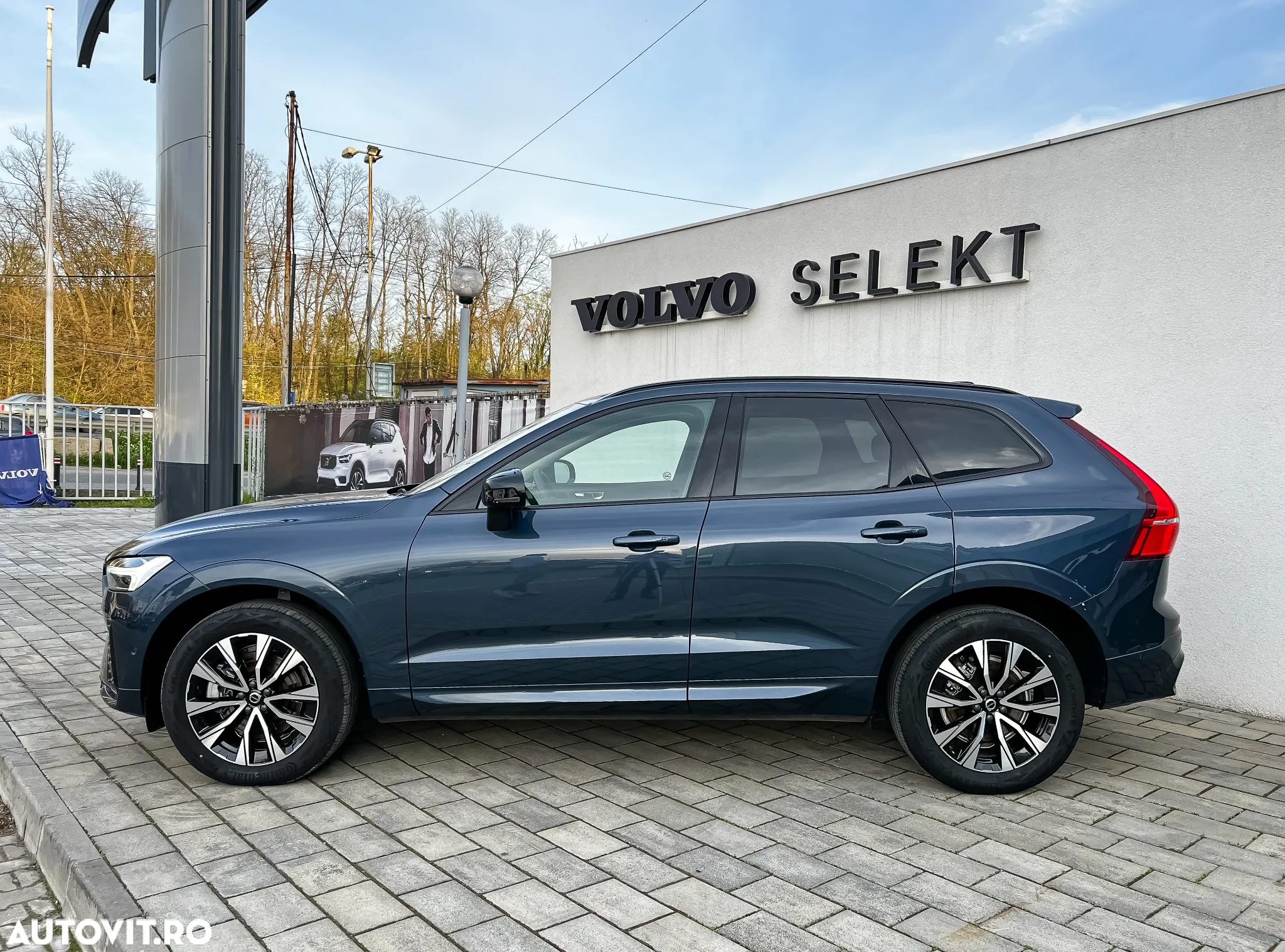 Volvo XC 60 B4 MHEV AT AWD Plus Dark - 2