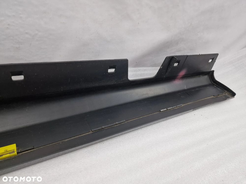 BMW E90 / E91 05- PRAWA LISTWA PROGOWA / NAKŁADKA PROGU , NR 5171-7062298 , NR AUKCJI PR433 - 16