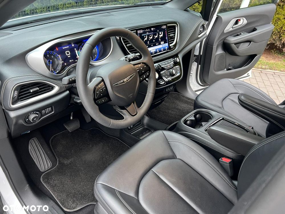 Chrysler Pacifica - 9