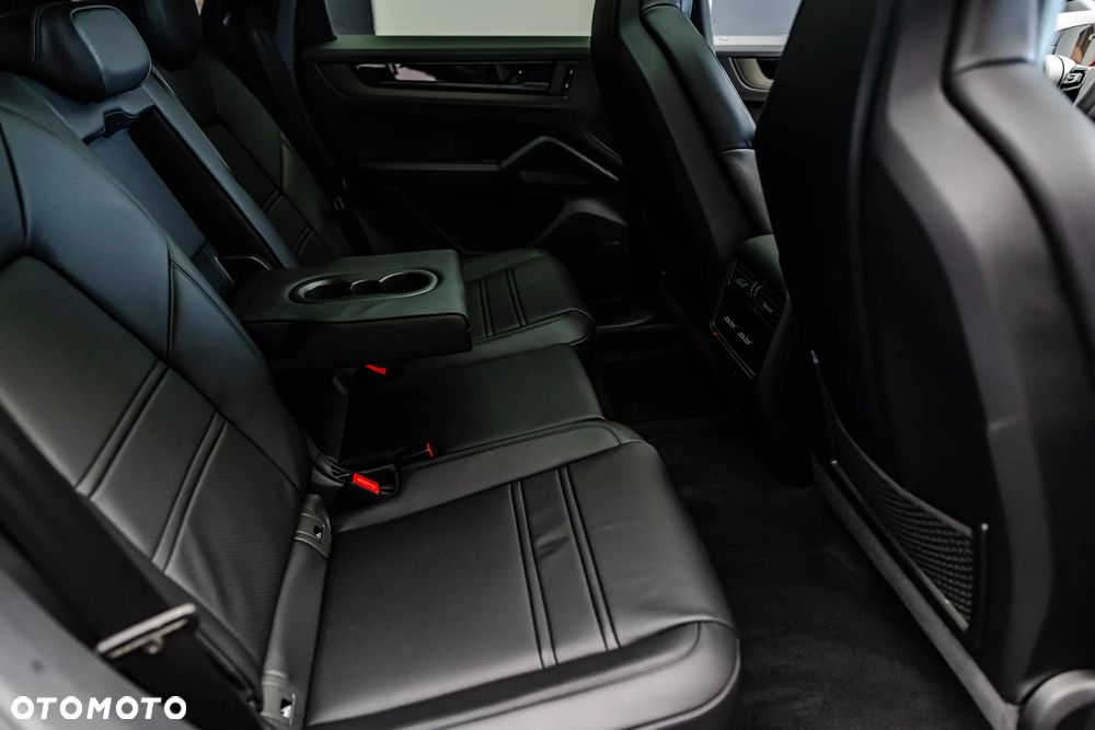 Porsche Cayenne Standard - 12