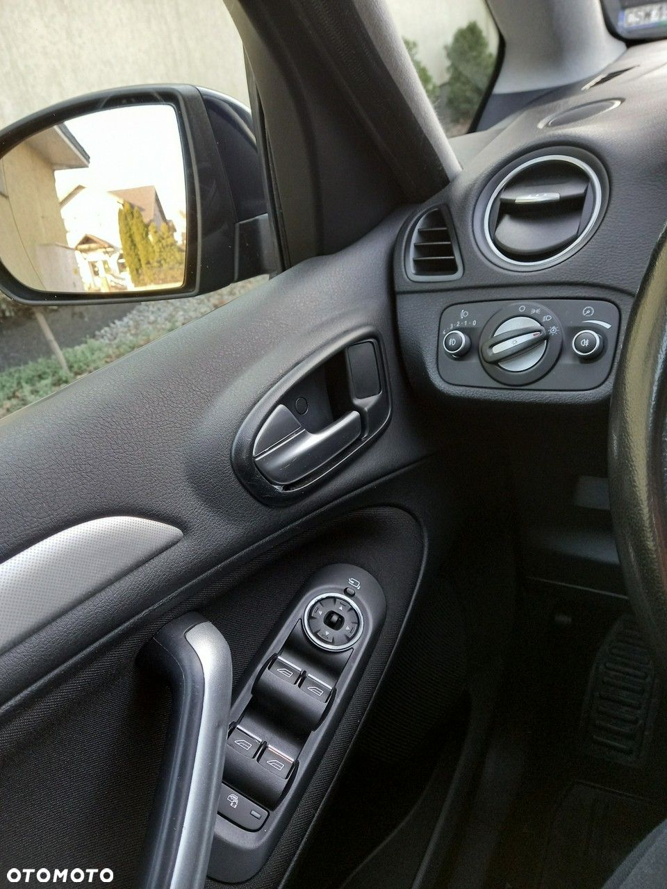 Ford S-Max - 32