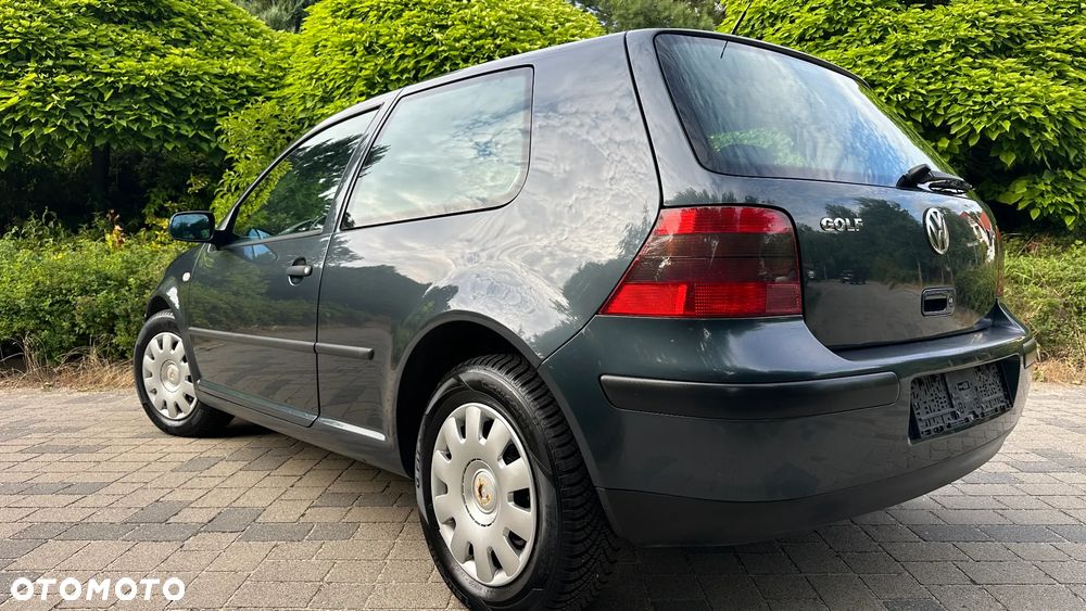 Volkswagen Golf - 2