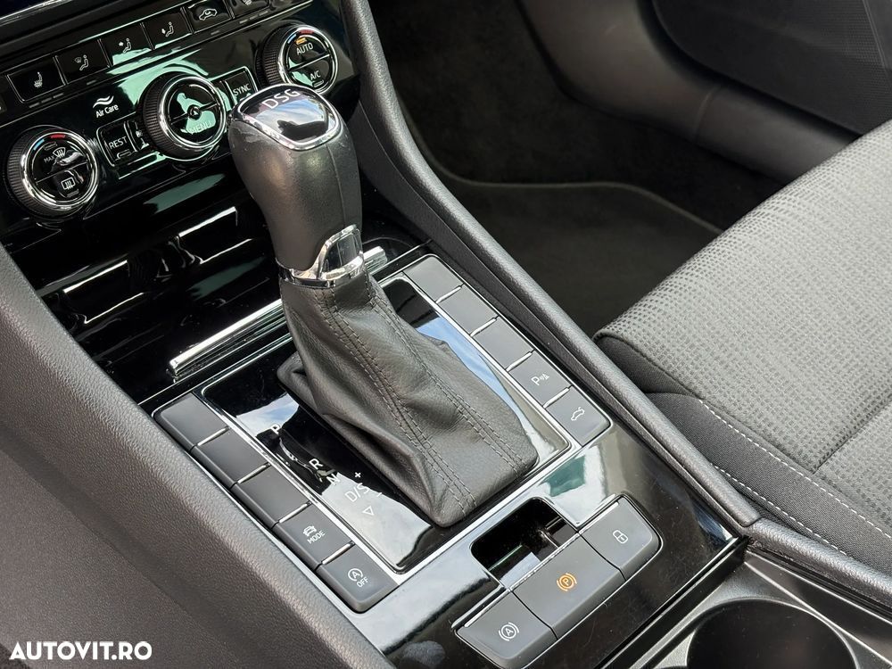 Skoda Superb 2.0 TDI DSG Style - 17