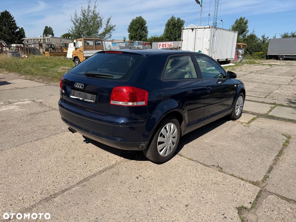 Audi A3 3-drzwiowe 2.0 FSI Ambiente - 4