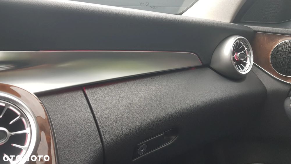 Mercedes-Benz Klasa C 300 7G-TRONIC Avantgarde - 27