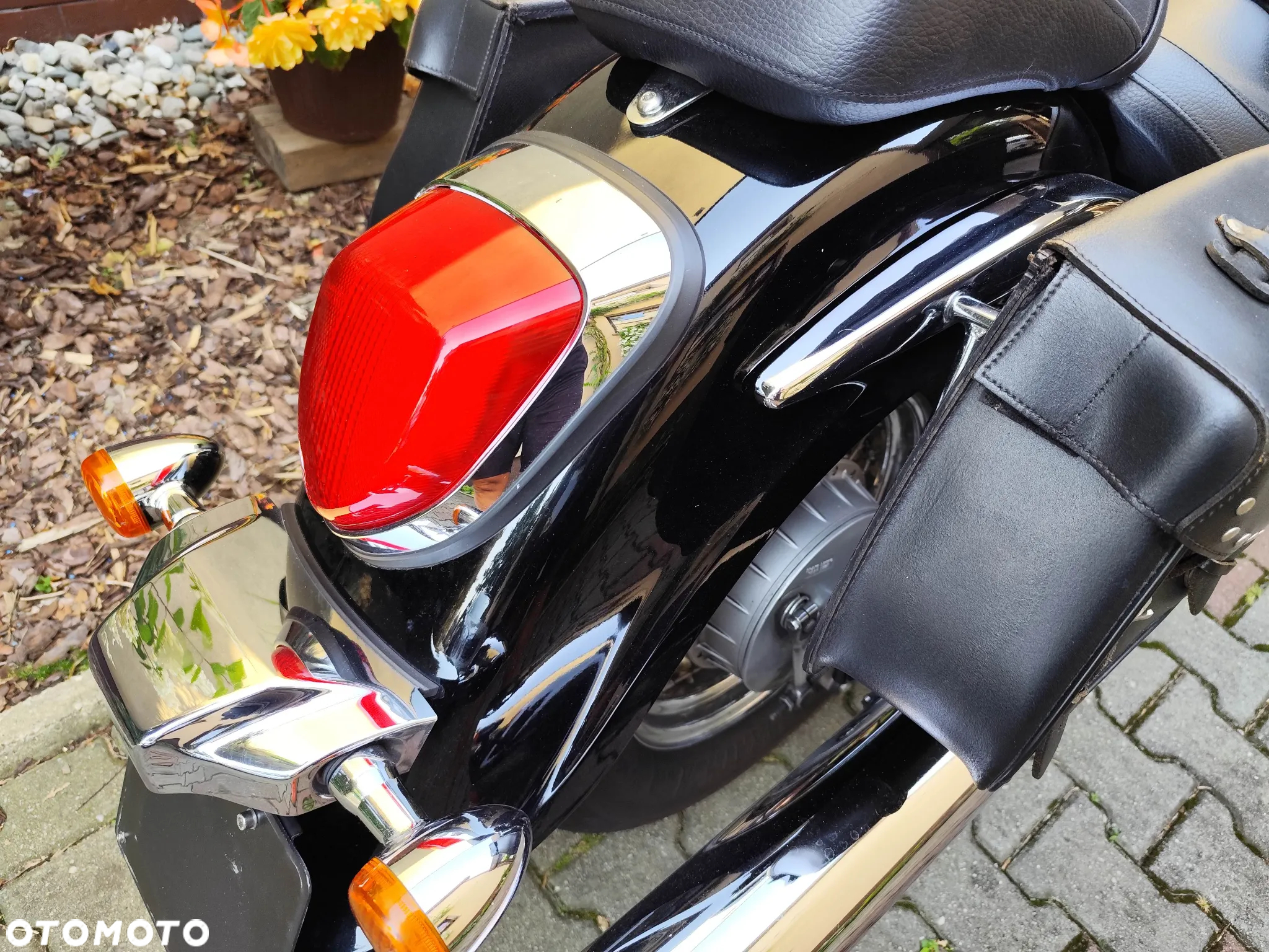 Suzuki Intruder - 14