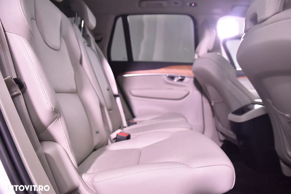 Volvo XC 90 D5 AWD Momentum - 12