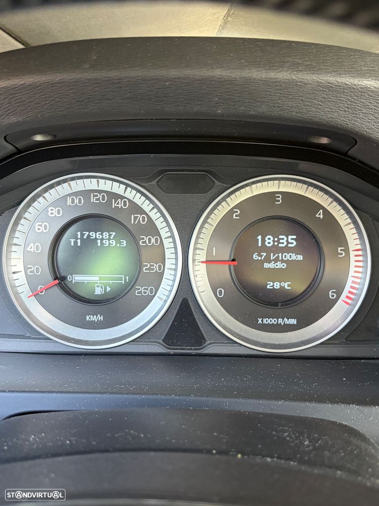 Volvo V60 2.0 D3 Momentum Start/Stop - 3