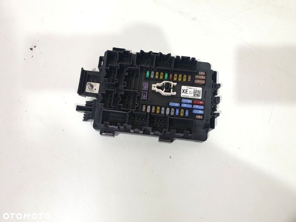 TESLA X SKRZYNKA BEZPIECZNIKÓW MODUŁ 1094409-01-E ORYGINAŁ - 1