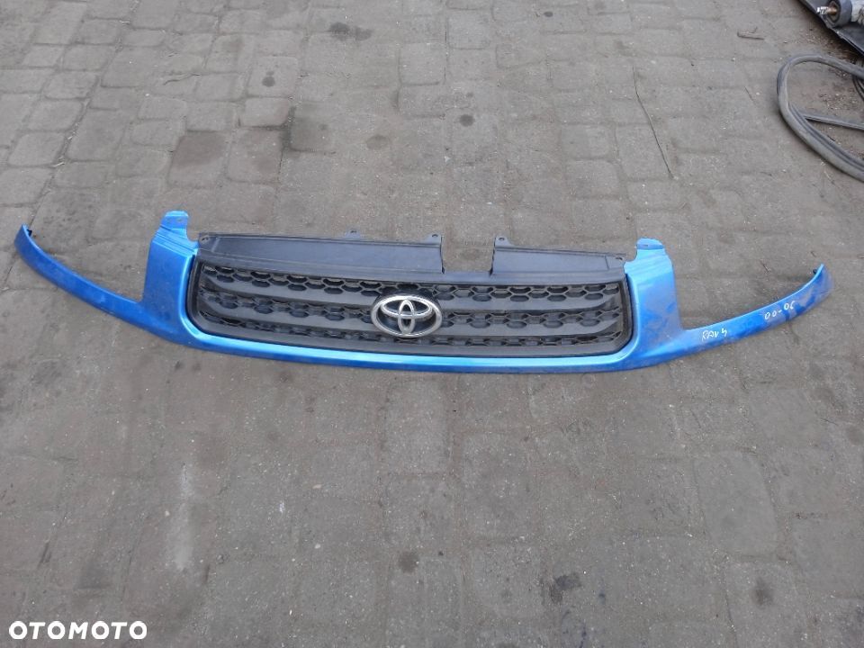 ATRAPA Z LISTWĄ TOYOTA RAV-4 00-06 - 1