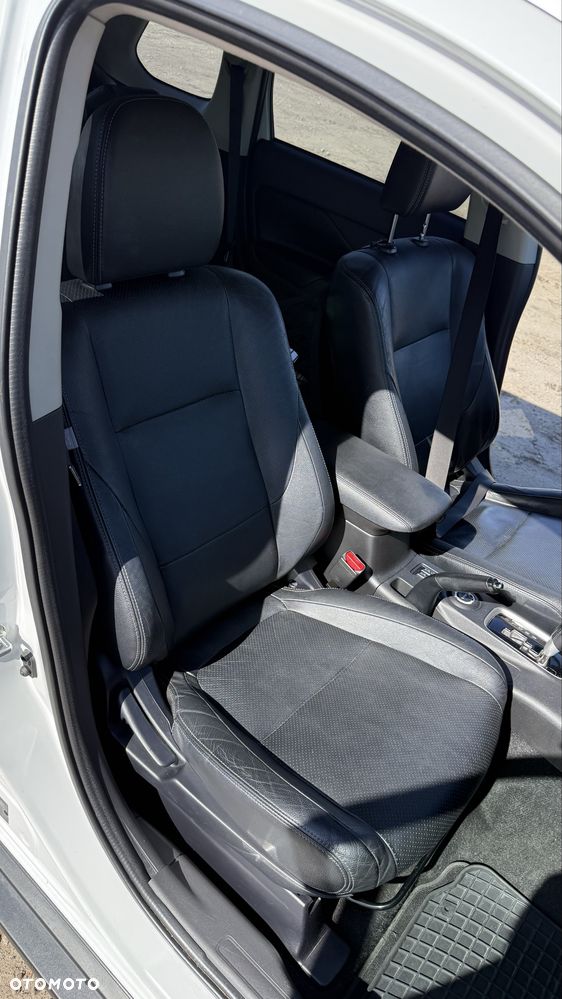Mitsubishi Outlander - 6