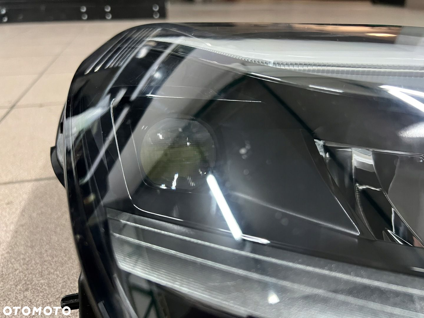 TESLA MODEL Y 20- LAMPA PRAWA PRZÓD FULL LED EUROPA ORYGINAŁ - 6