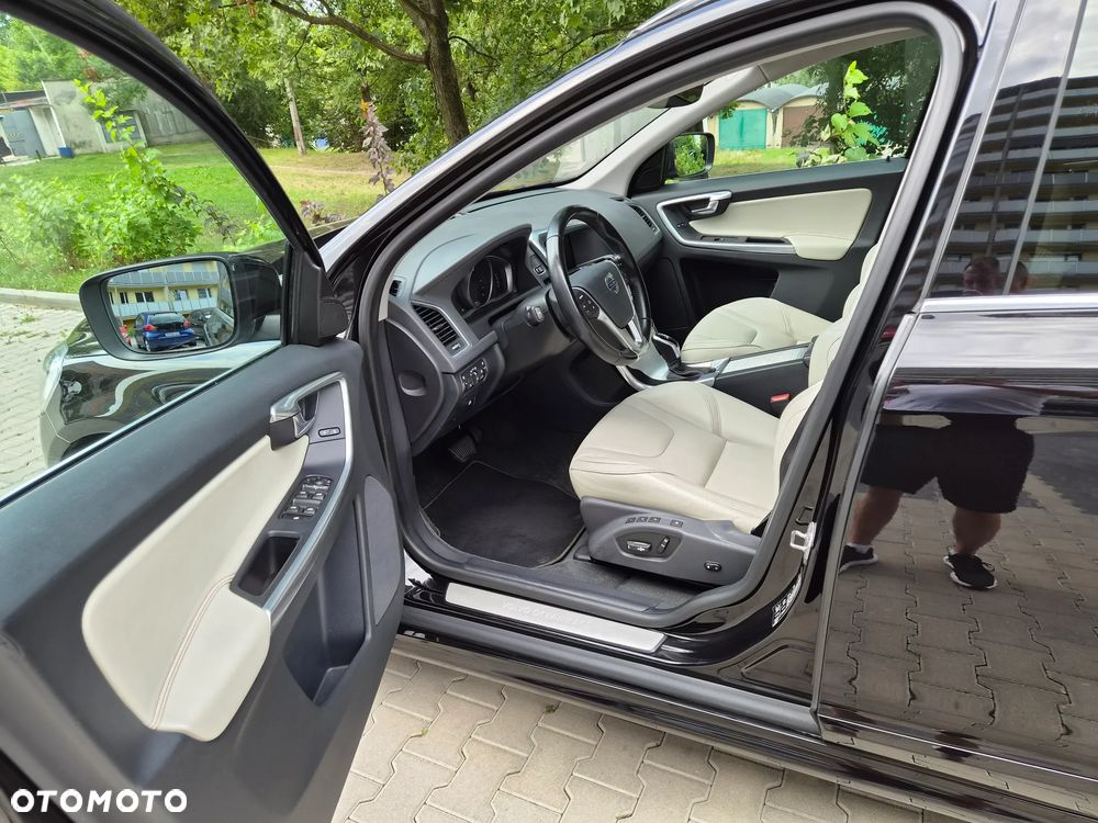 Volvo XC 60 D3 Drive-E Ocean Race - 37