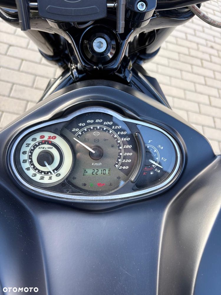 Harley-Davidson V-Rod Muscle - 9