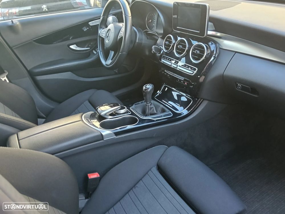 Mercedes-Benz C 200 - 25