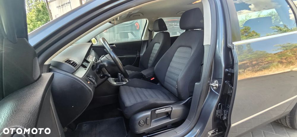 Volkswagen Passat 2.0 TDI Highline - 29