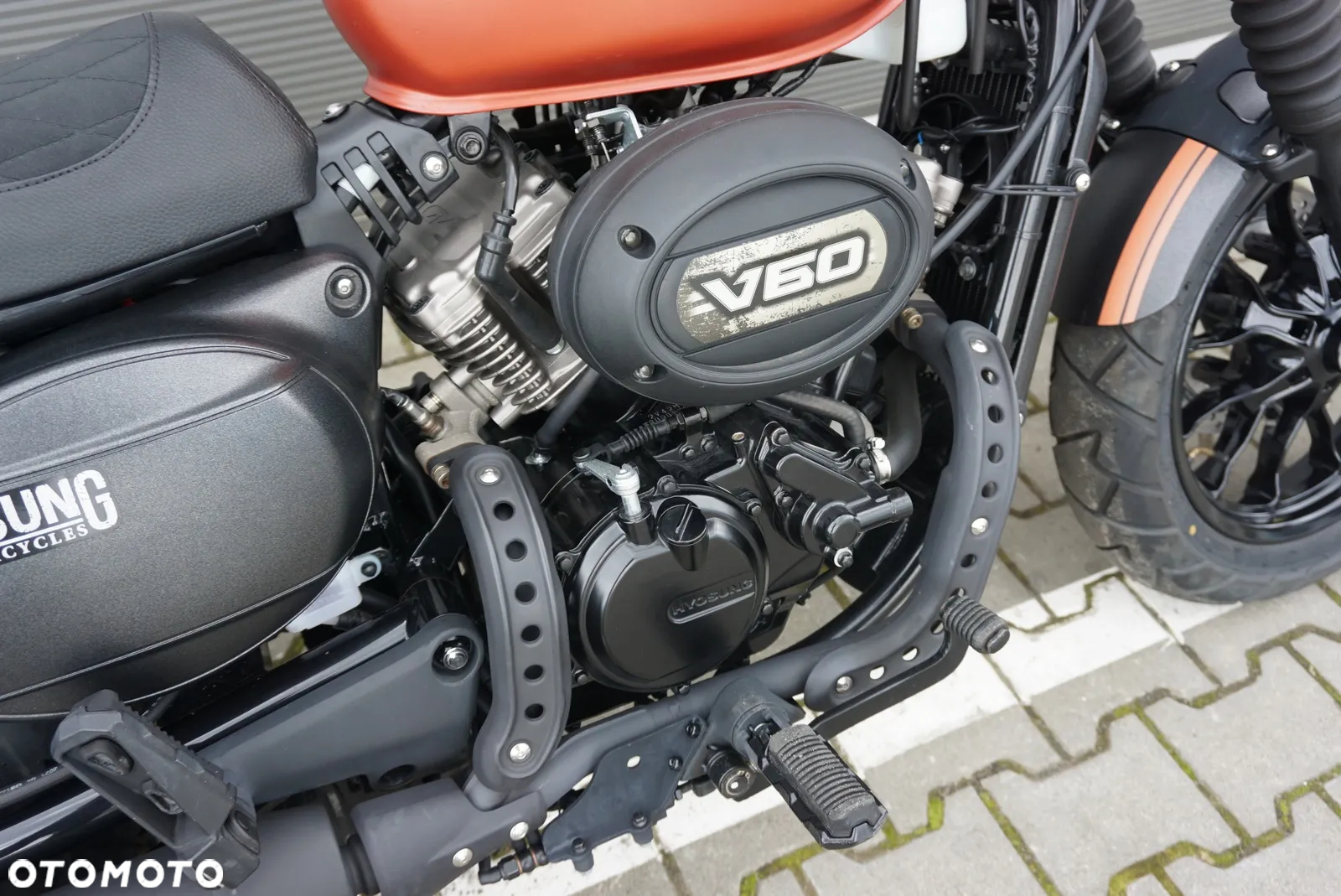 Hyosung GV - 13