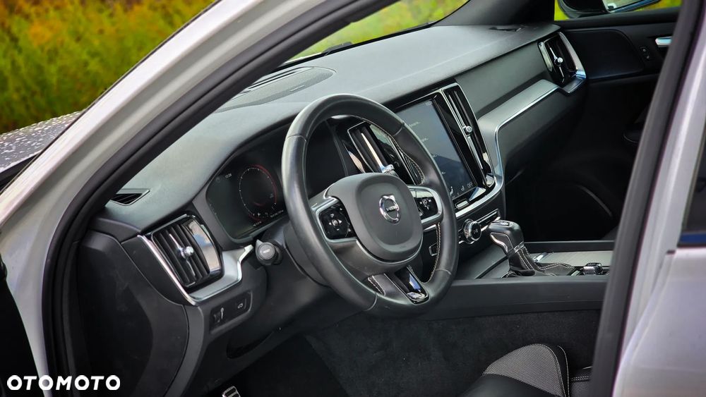 Volvo S60 T5 R-Design - 15