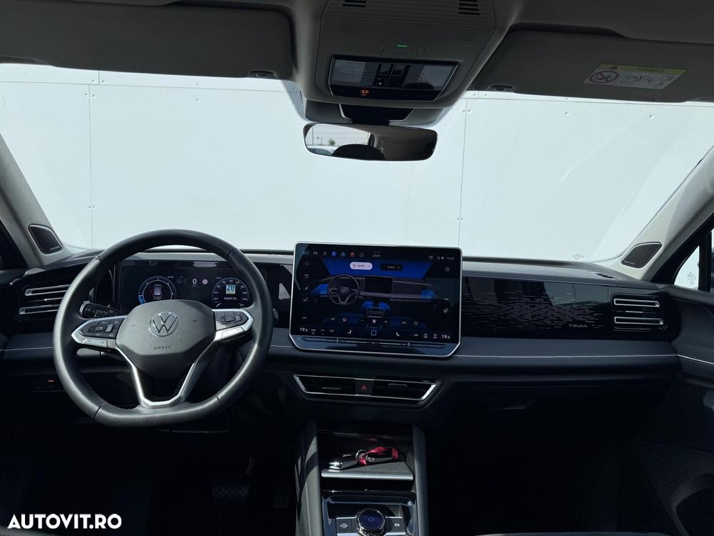 Volkswagen Tiguan - 12