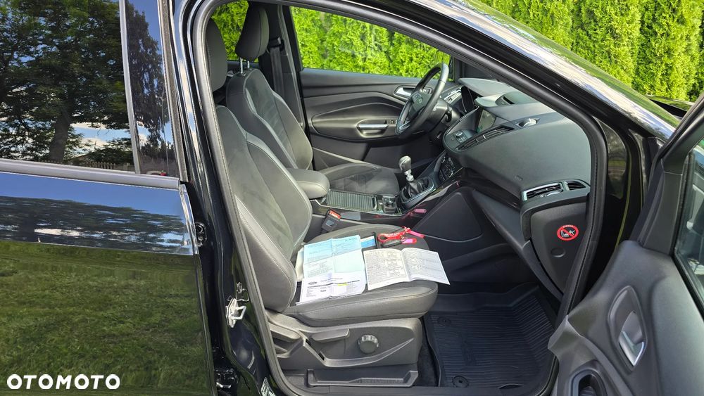 Ford Kuga 2.0 TDCi AWD ST-Line - 25