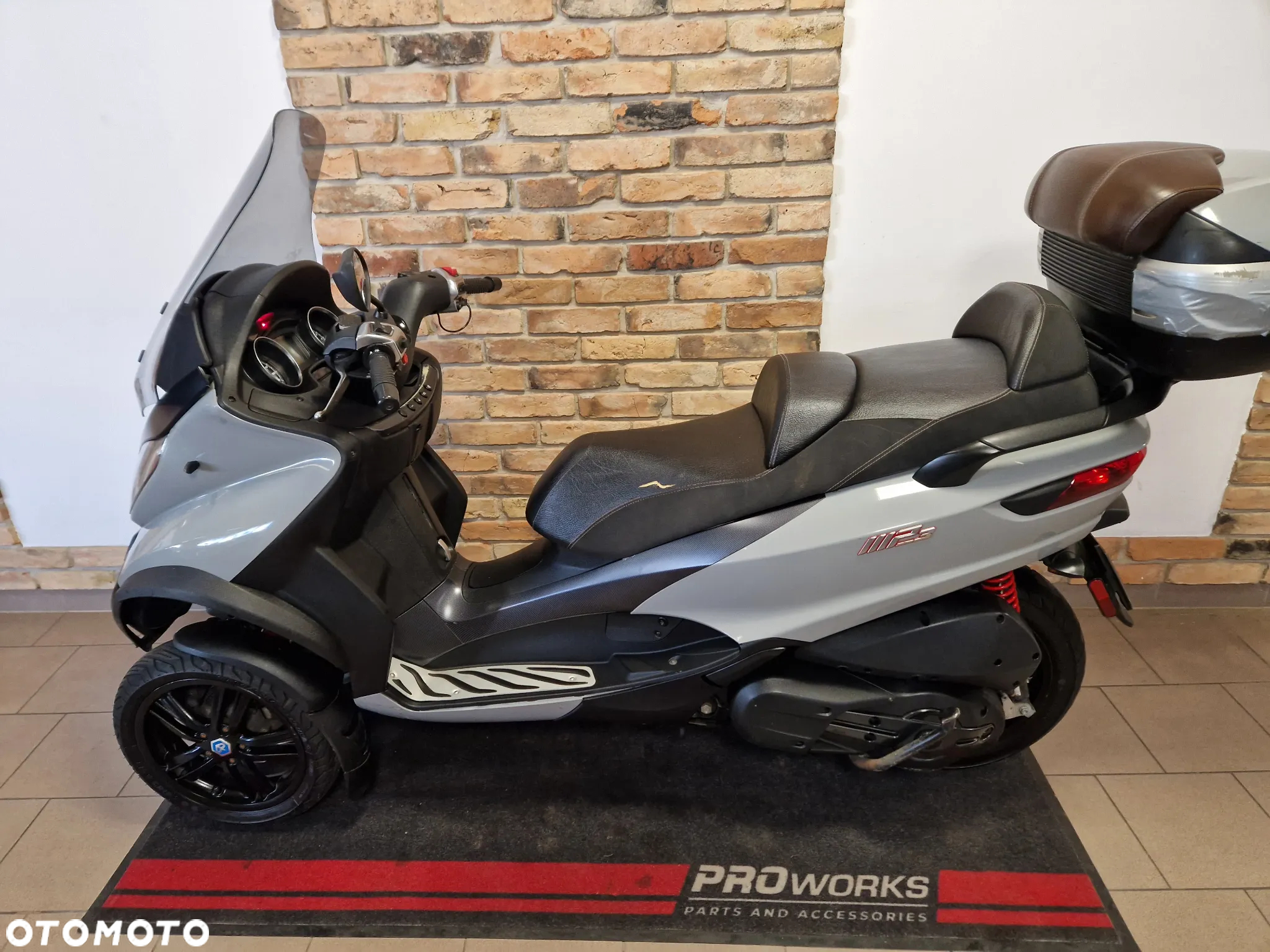 Piaggio MP-3 - 9