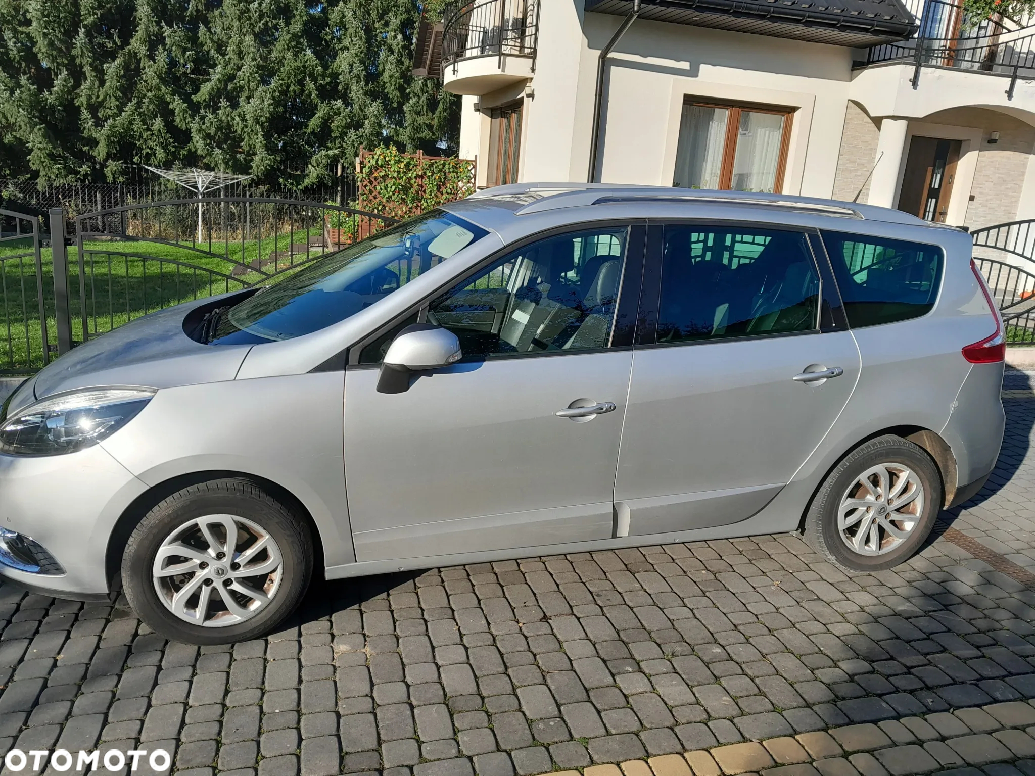 Renault Grand Scenic - 2